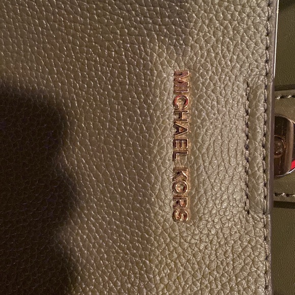 Michael Kors Brand new army green bag - Picture 3 of 9